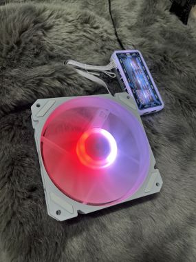 Bộ quạt tản nhiệt, fan case Coolmoon Y2 LED RGB + hub và remote - TRẮNG