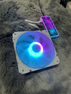 Bộ quạt tản nhiệt, fan case Coolmoon Y2 LED RGB + hub và remote - TRẮNG
