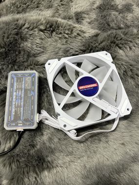 Bộ quạt tản nhiệt, fan case Coolmoon Y2 LED RGB + hub và remote - TRẮNG